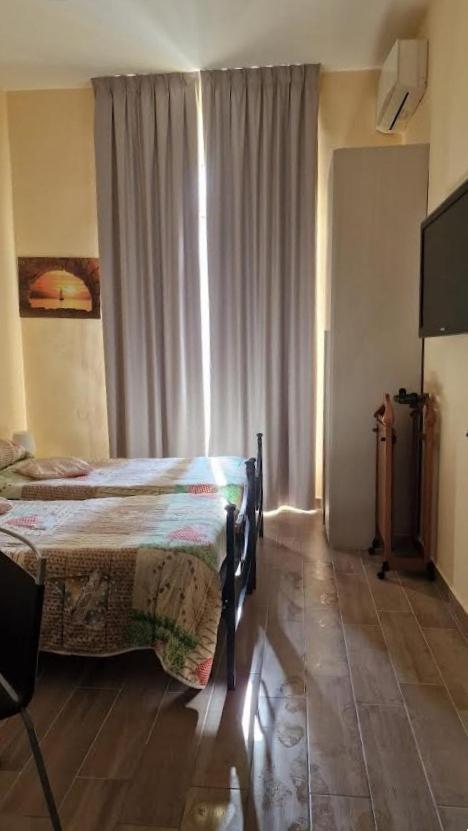 Napoli Station B&B Екстер'єр фото