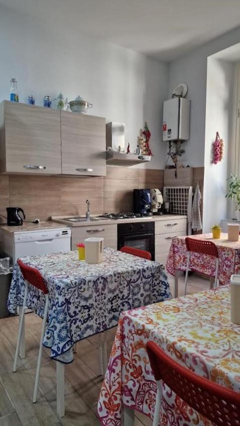 Napoli Station B&B Екстер'єр фото